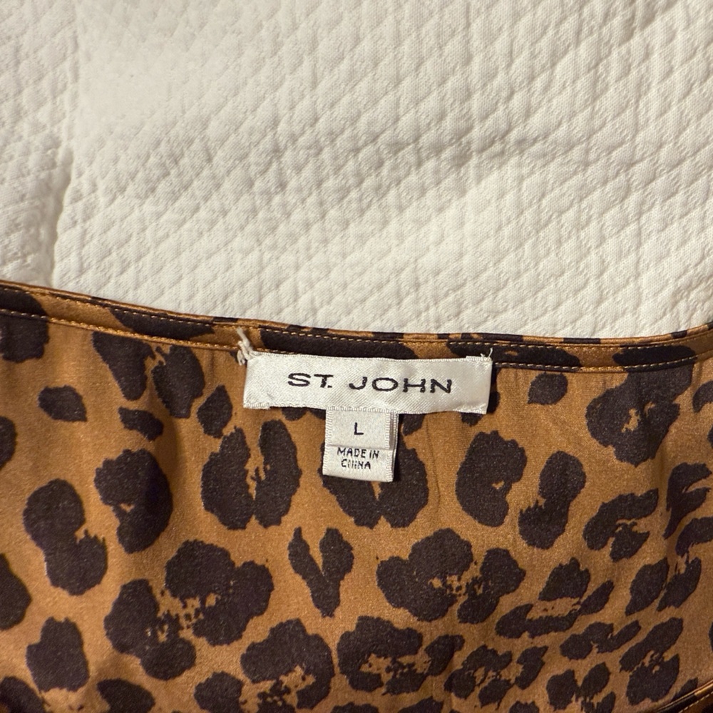 St. John Leopard Print Silk Blend Sleeveless Top Size Large - Picture 4 of 9
